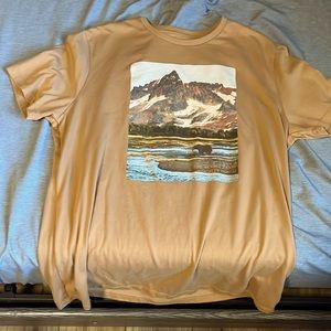 Old navy mens Large T-shirt, Tan color